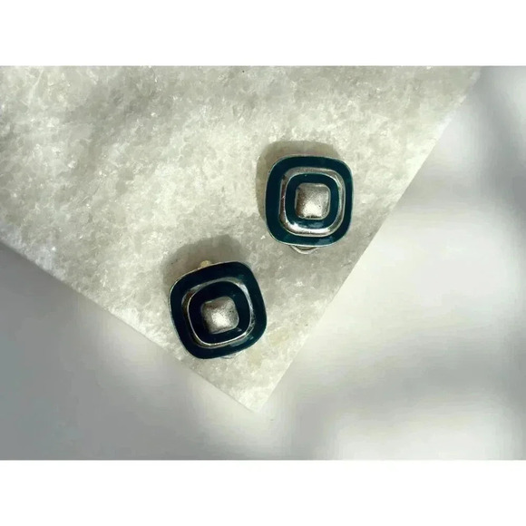 Vintage Silver Toned & Green Enamel Rounded Square 80's Clip on Stud Earrings - Picture 2 of 5